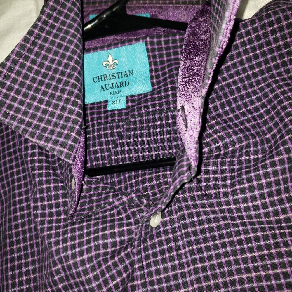 Beautiful LS shirt with 🔥 cuffs and collar